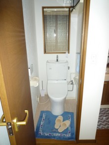 二階に水周りを新設、階段も架け替え二世帯住宅に 二階に水周りを新設、階段も架け替え二世帯住宅に